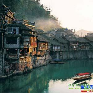 喜樂F線：（熱賣）天門山、天子山、袁家界、鳳凰古城純玩四日游