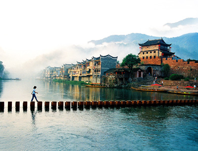 長沙往返A(chǔ)9線：鳳凰古城、德夯苗寨、矮寨吊索橋品質(zhì)純玩兩日游